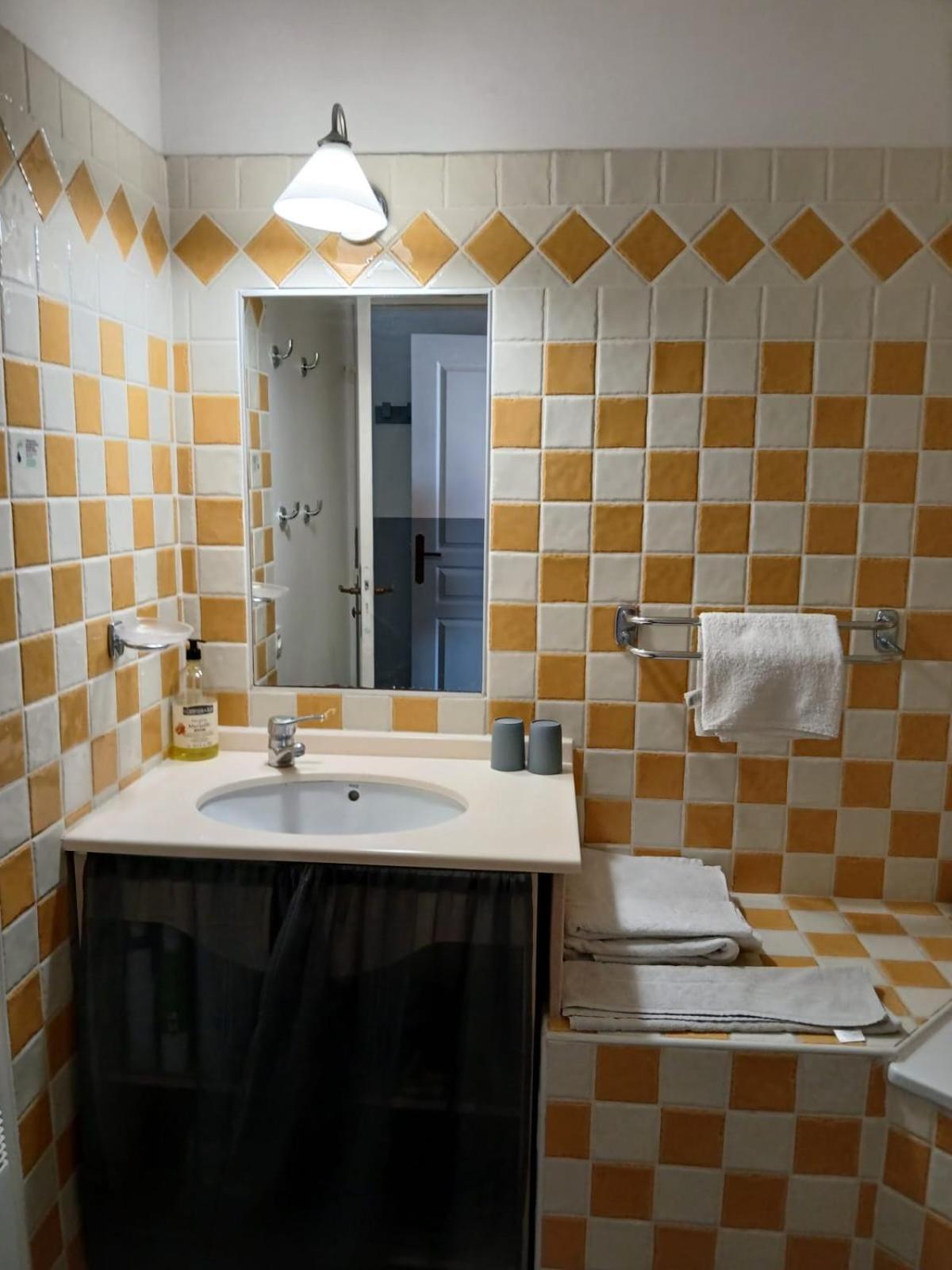 Appartement Grimaud Bord De Mer Exteriör bild